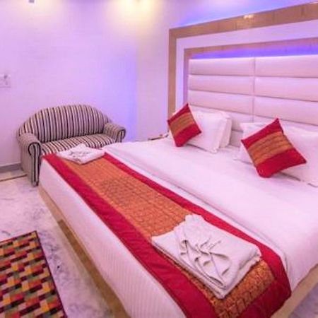 The Gold Inn - Paharganj Új-Delhi Kültér fotó