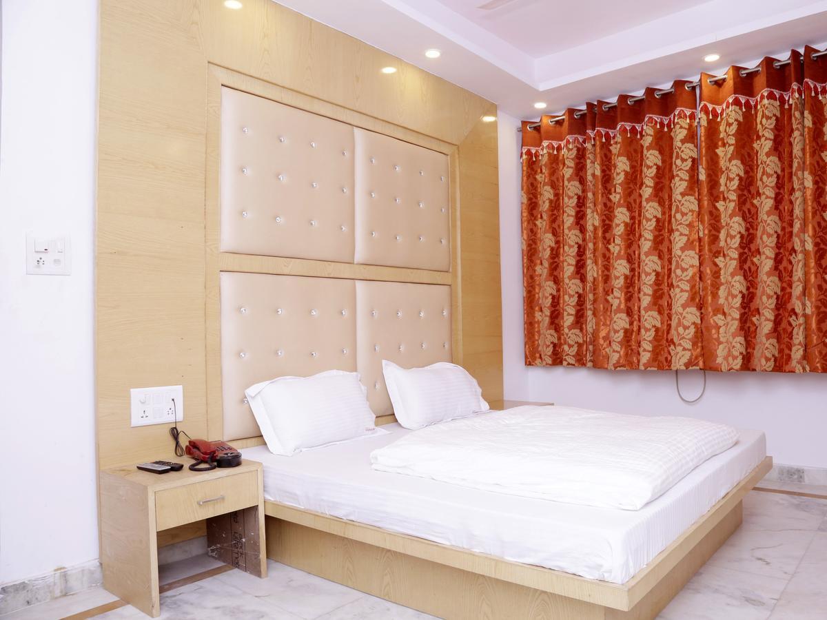 The Gold Inn - Paharganj Új-Delhi Kültér fotó