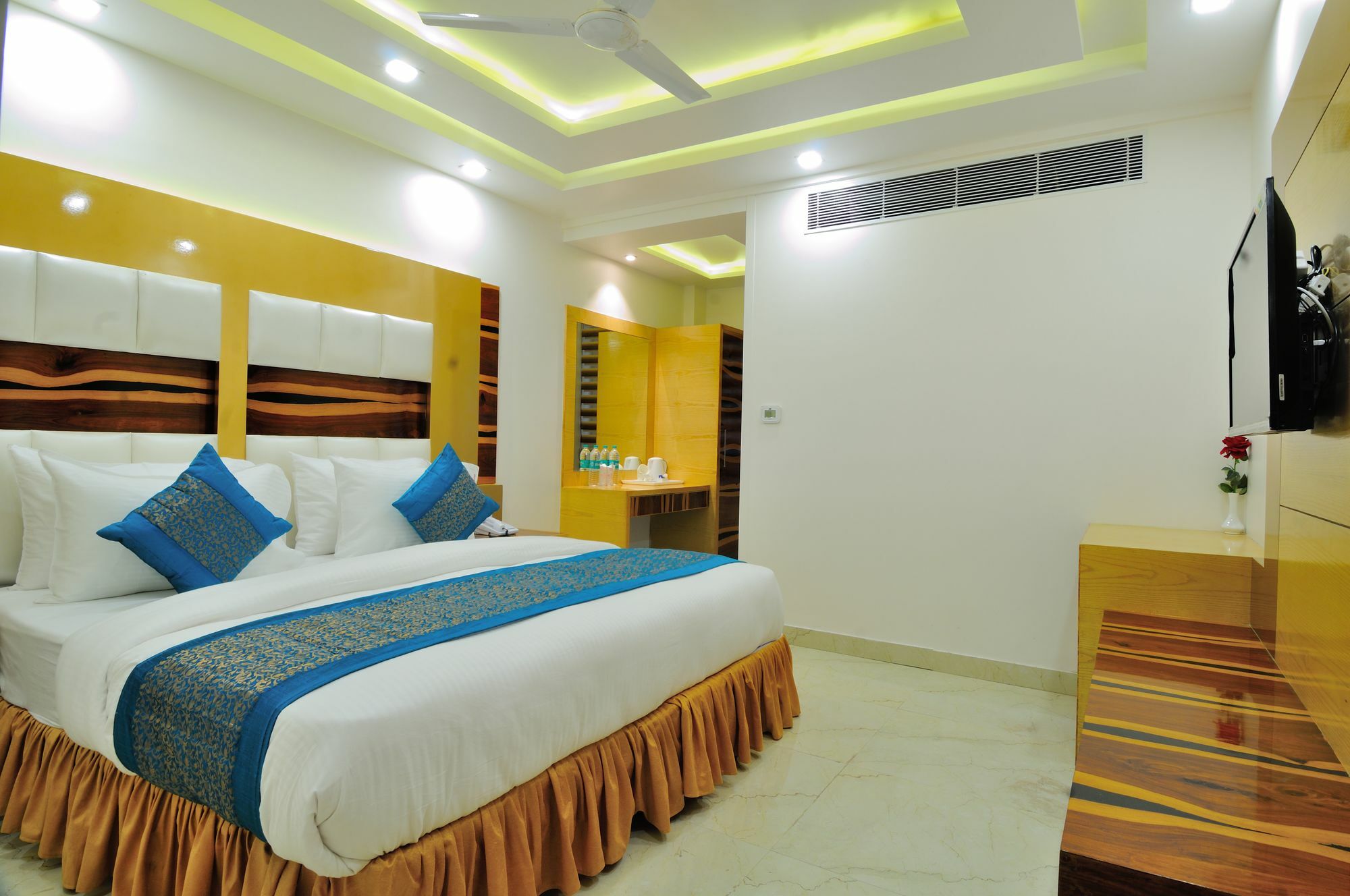 The Gold Inn - Paharganj Új-Delhi Kültér fotó