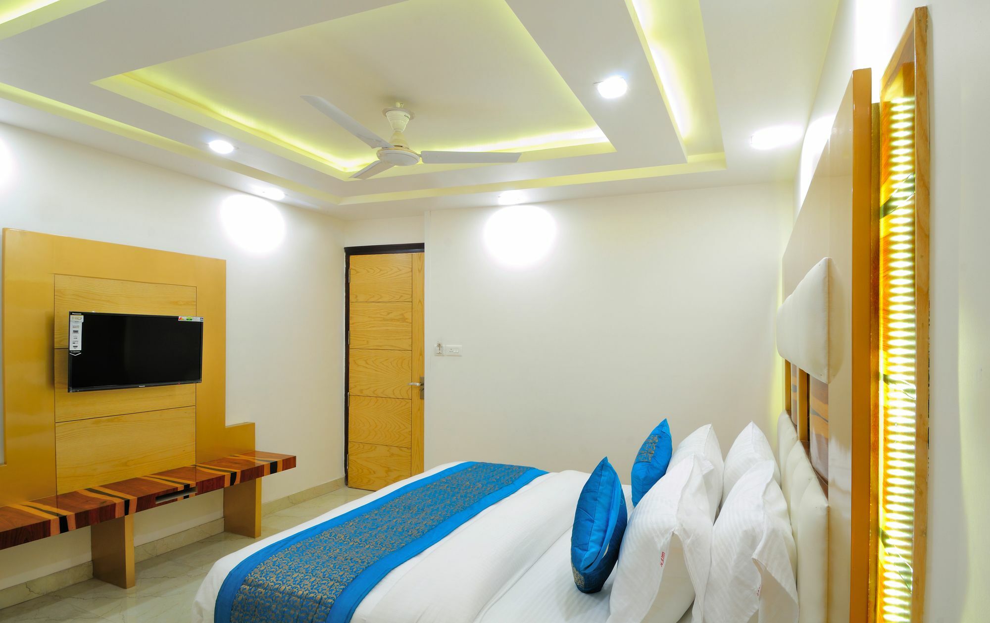 The Gold Inn - Paharganj Új-Delhi Kültér fotó