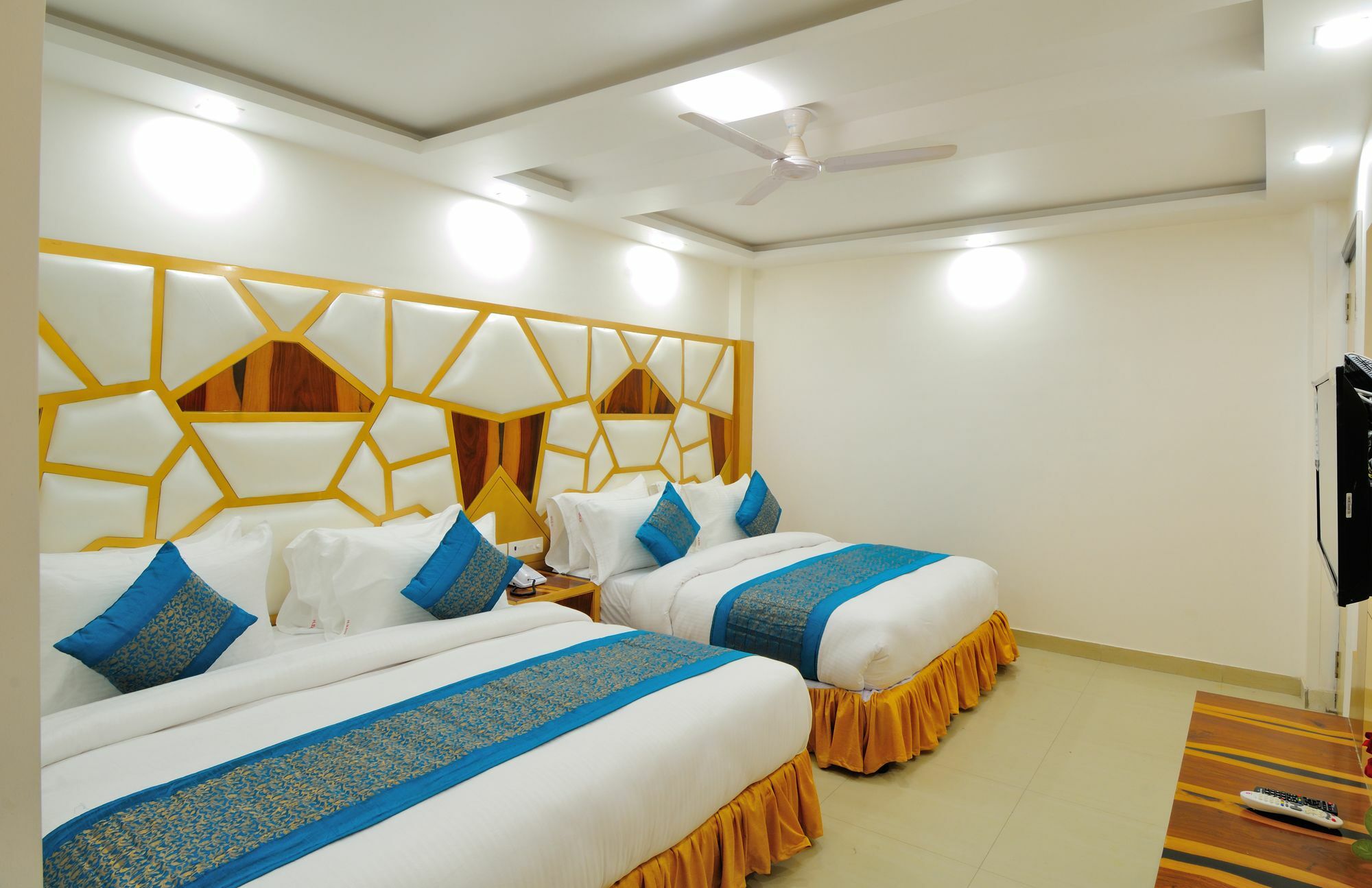 The Gold Inn - Paharganj Új-Delhi Kültér fotó