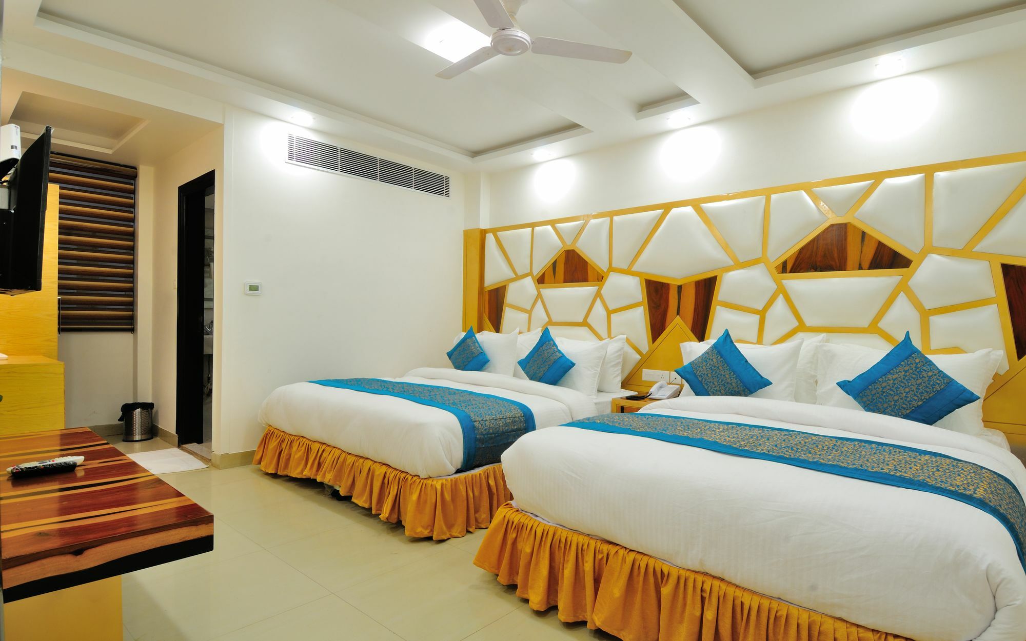 The Gold Inn - Paharganj Új-Delhi Kültér fotó
