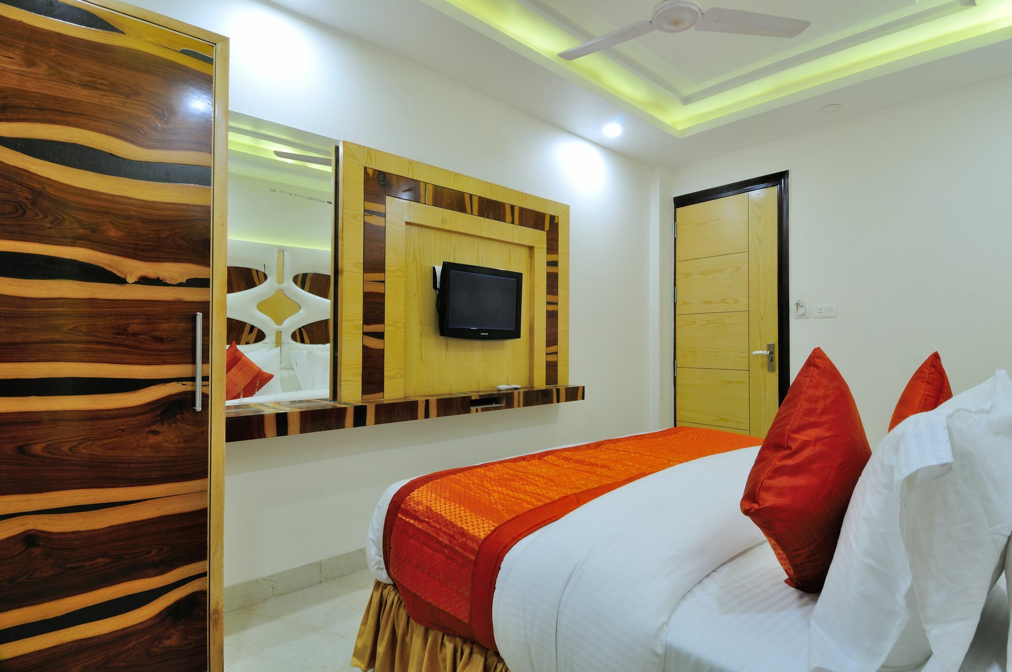 The Gold Inn - Paharganj Új-Delhi Kültér fotó