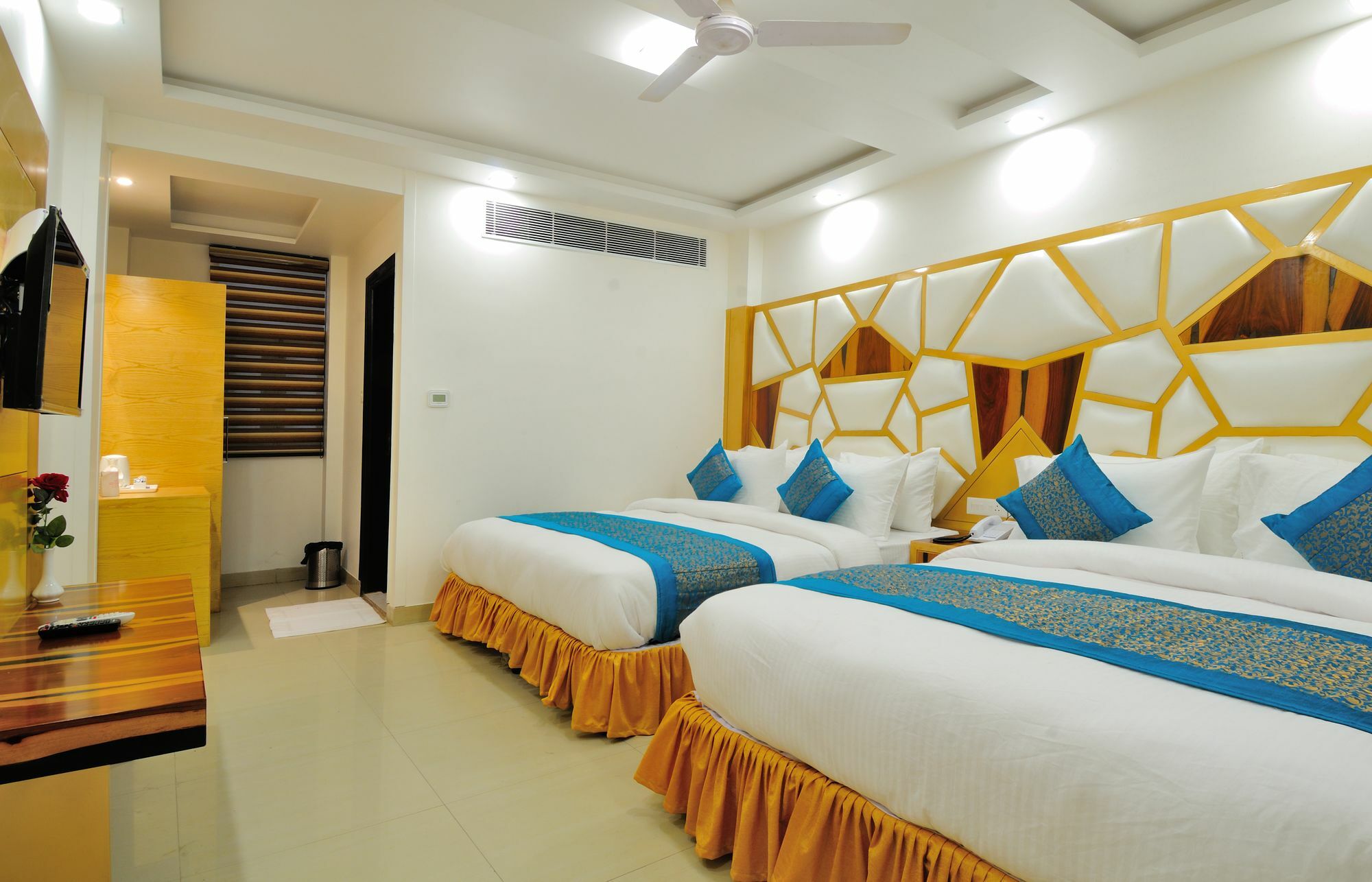 The Gold Inn - Paharganj Új-Delhi Kültér fotó