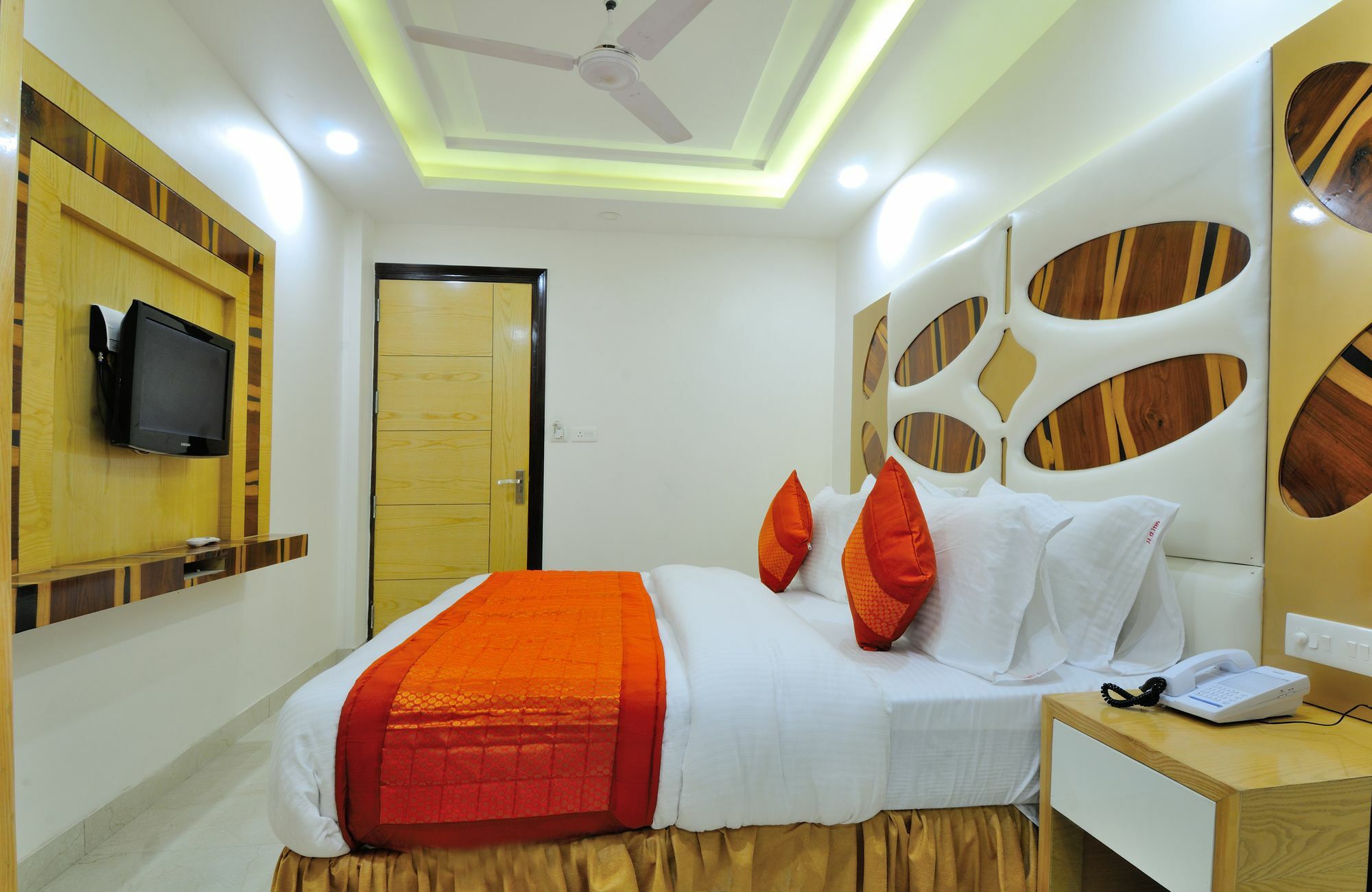 The Gold Inn - Paharganj Új-Delhi Kültér fotó
