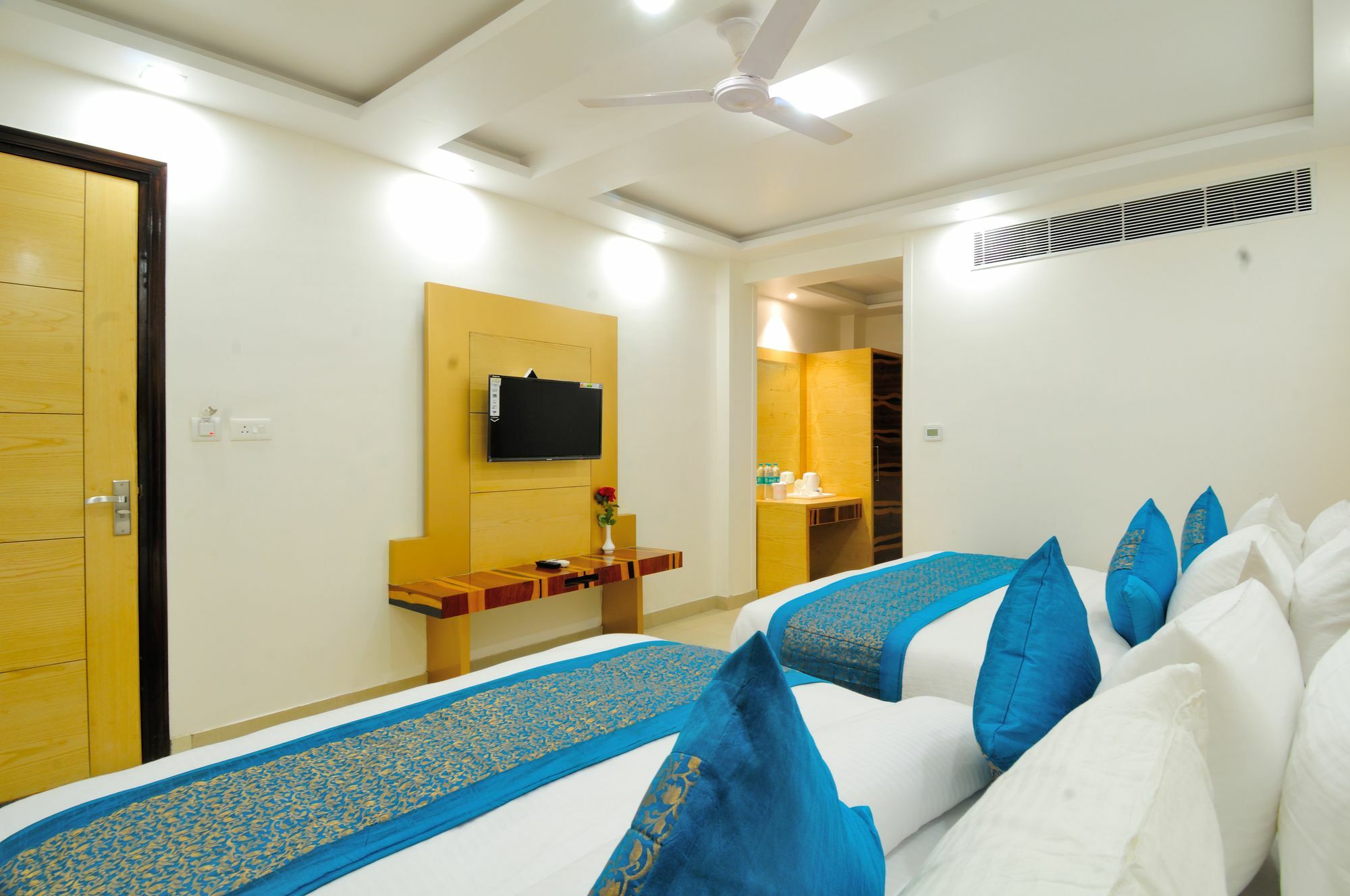 The Gold Inn - Paharganj Új-Delhi Kültér fotó