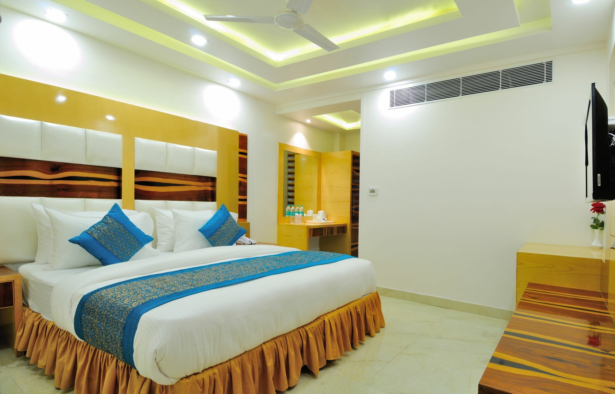 The Gold Inn - Paharganj Új-Delhi Kültér fotó