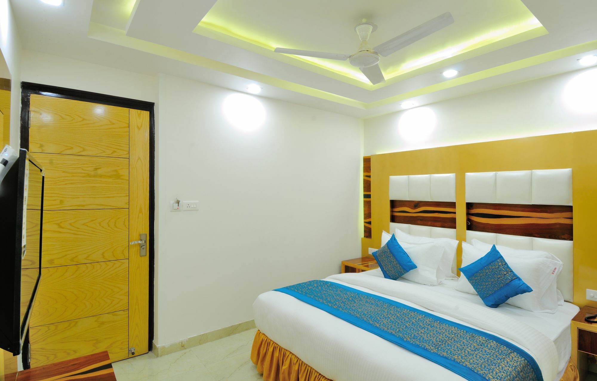 The Gold Inn - Paharganj Új-Delhi Kültér fotó